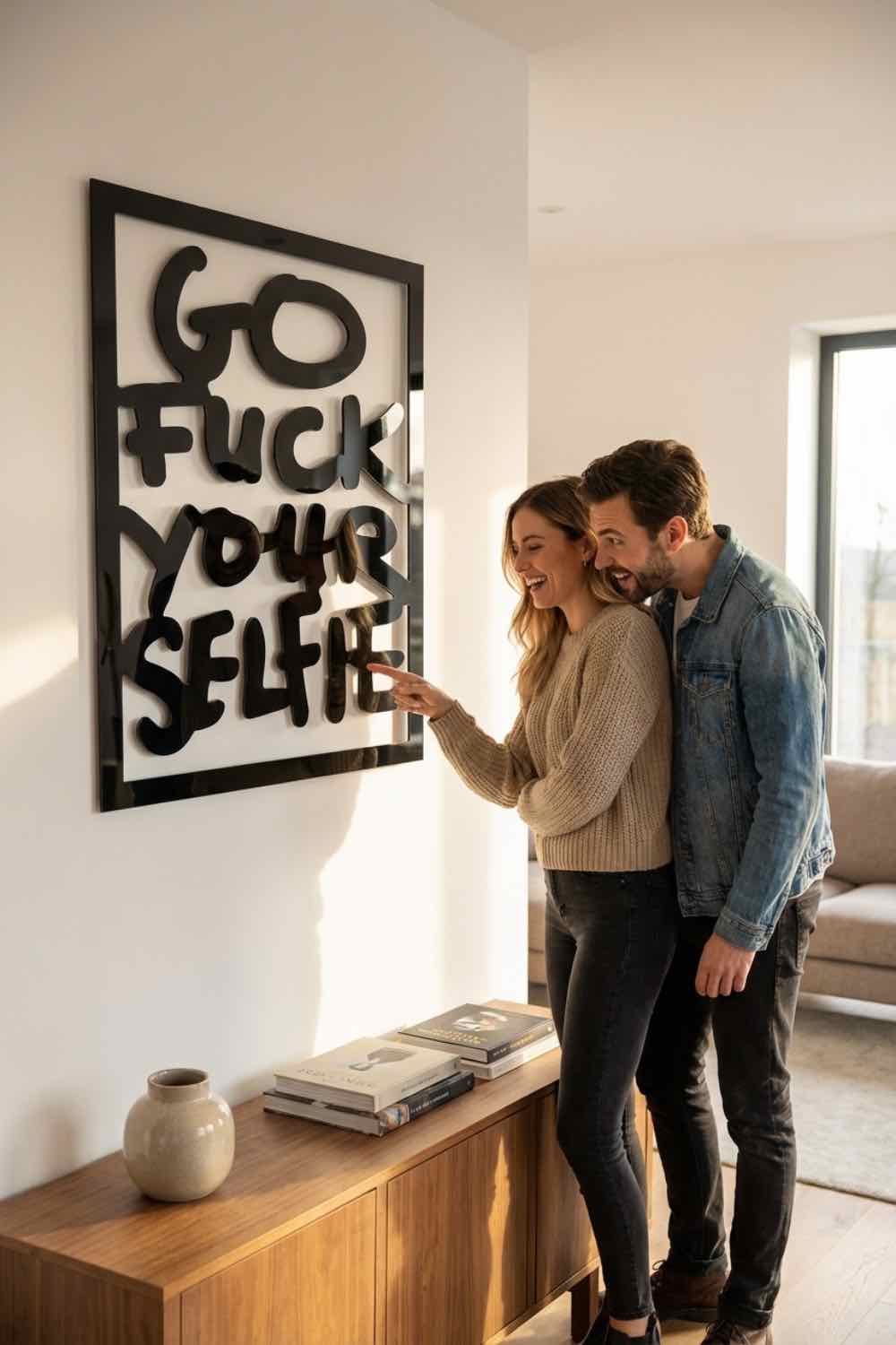 Go fuck your selfie - Cuadro decorativo | Cortayrecorta.es