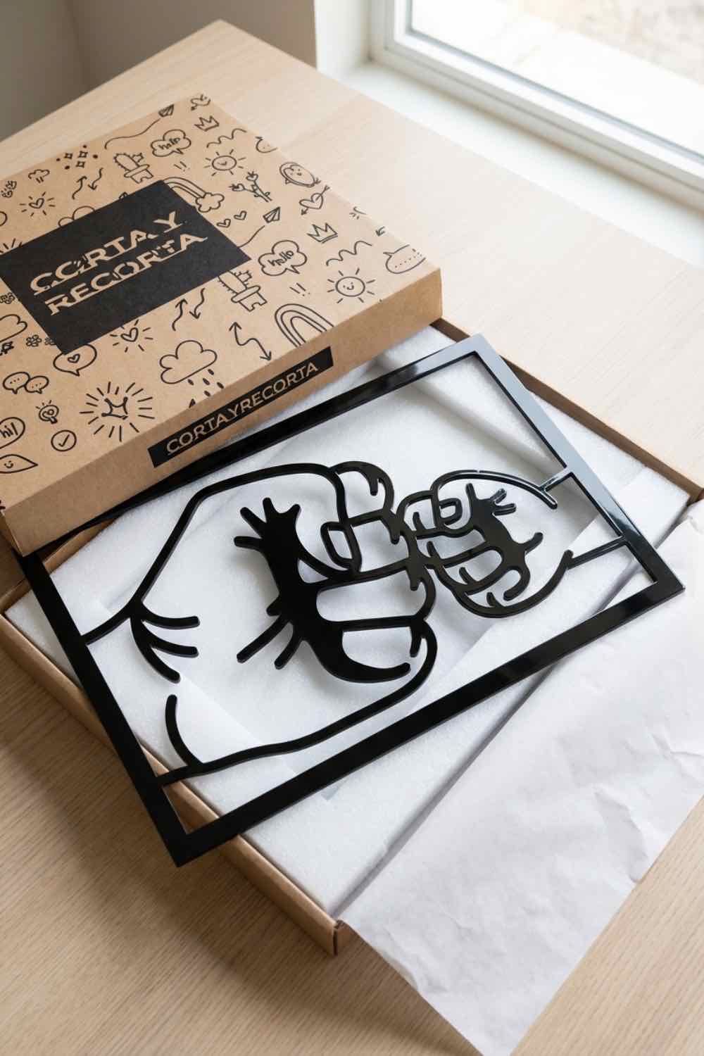 Chocando Puños Con Papá - Cuadro decorativo | Cortayrecorta.es