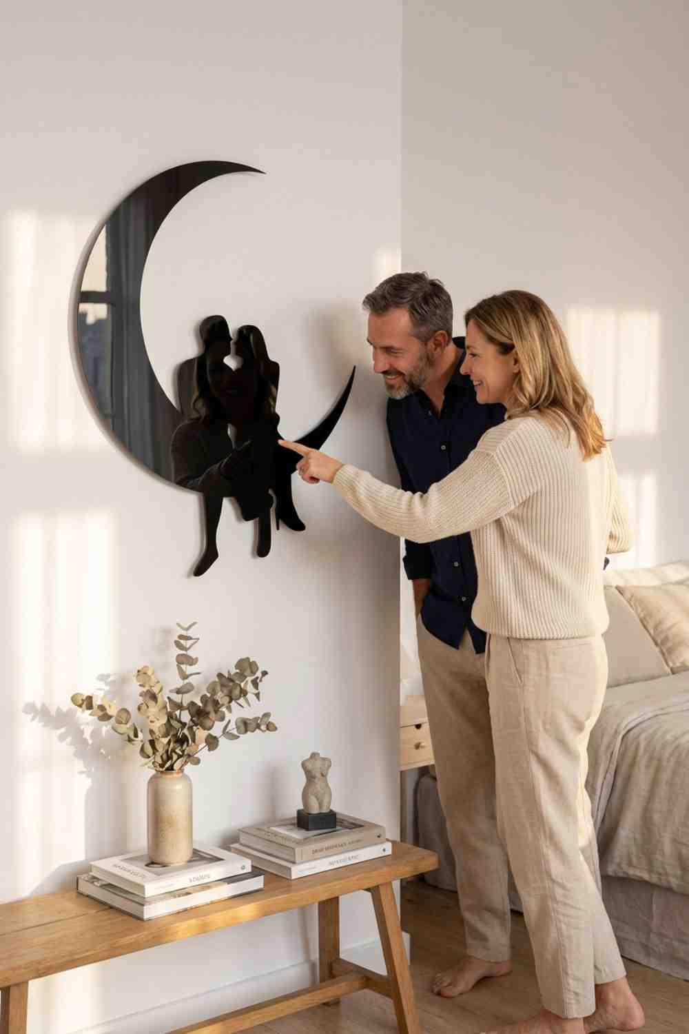 Pareja en la luna - Cuadro decorativo | Cortayrecorta.es