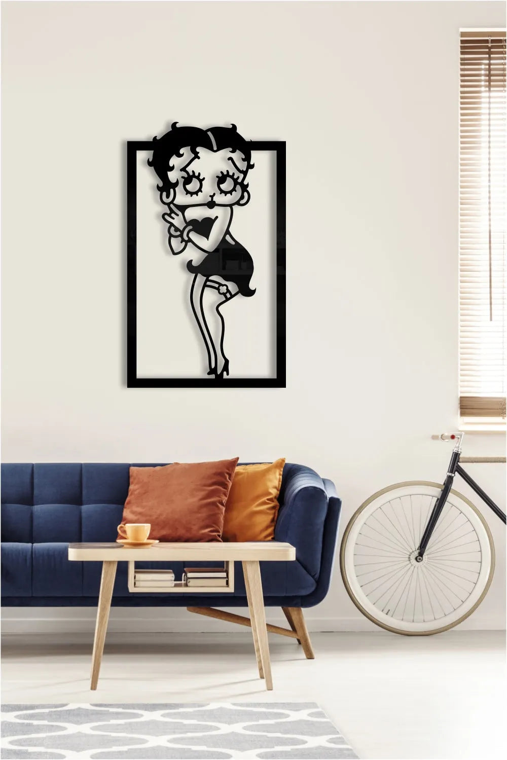 Betty Boop con las manos juntas