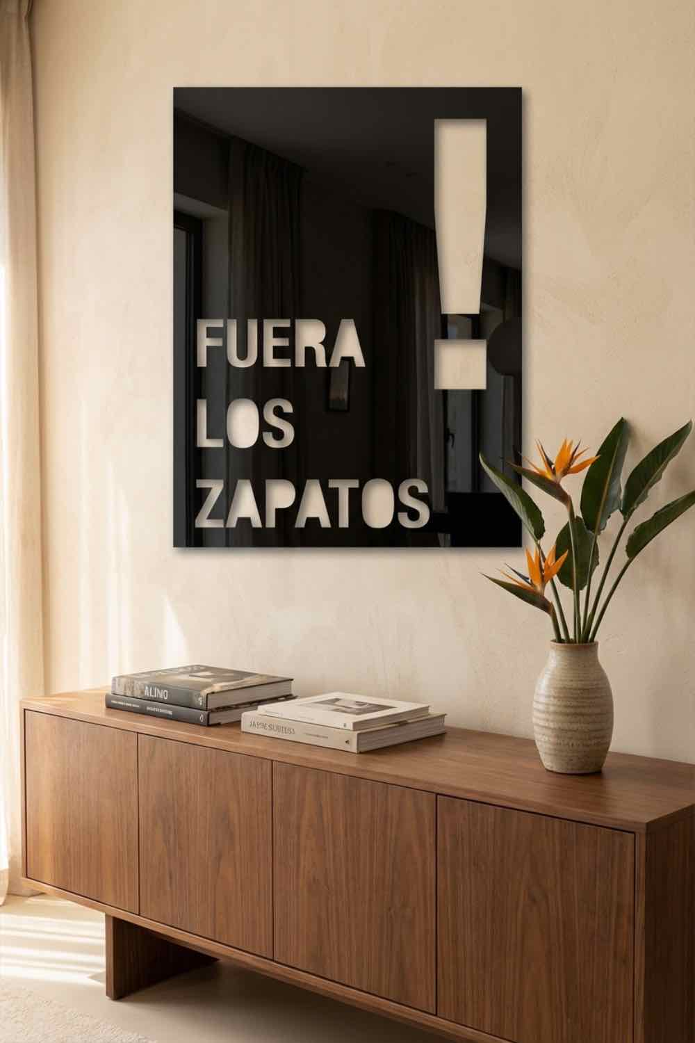Fuera Los Zapatos - Cuadro decorativo | Cortayrecorta.es