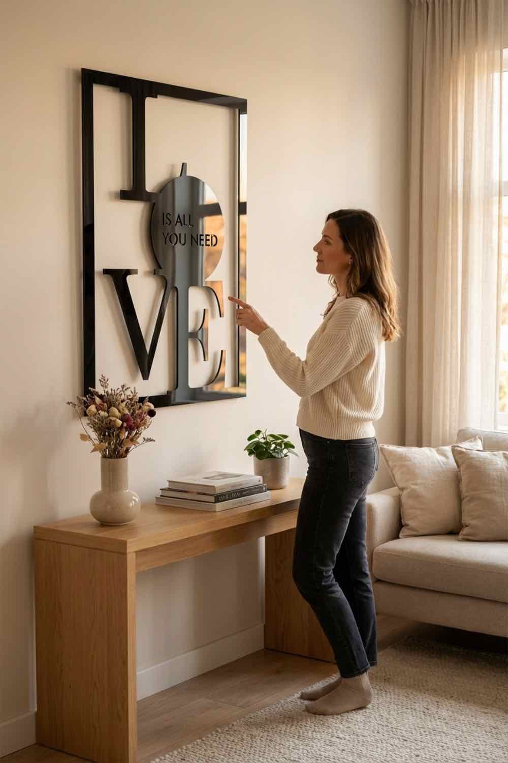 Love is all you need - Cuadro decorativo | Cortayrecorta.es
