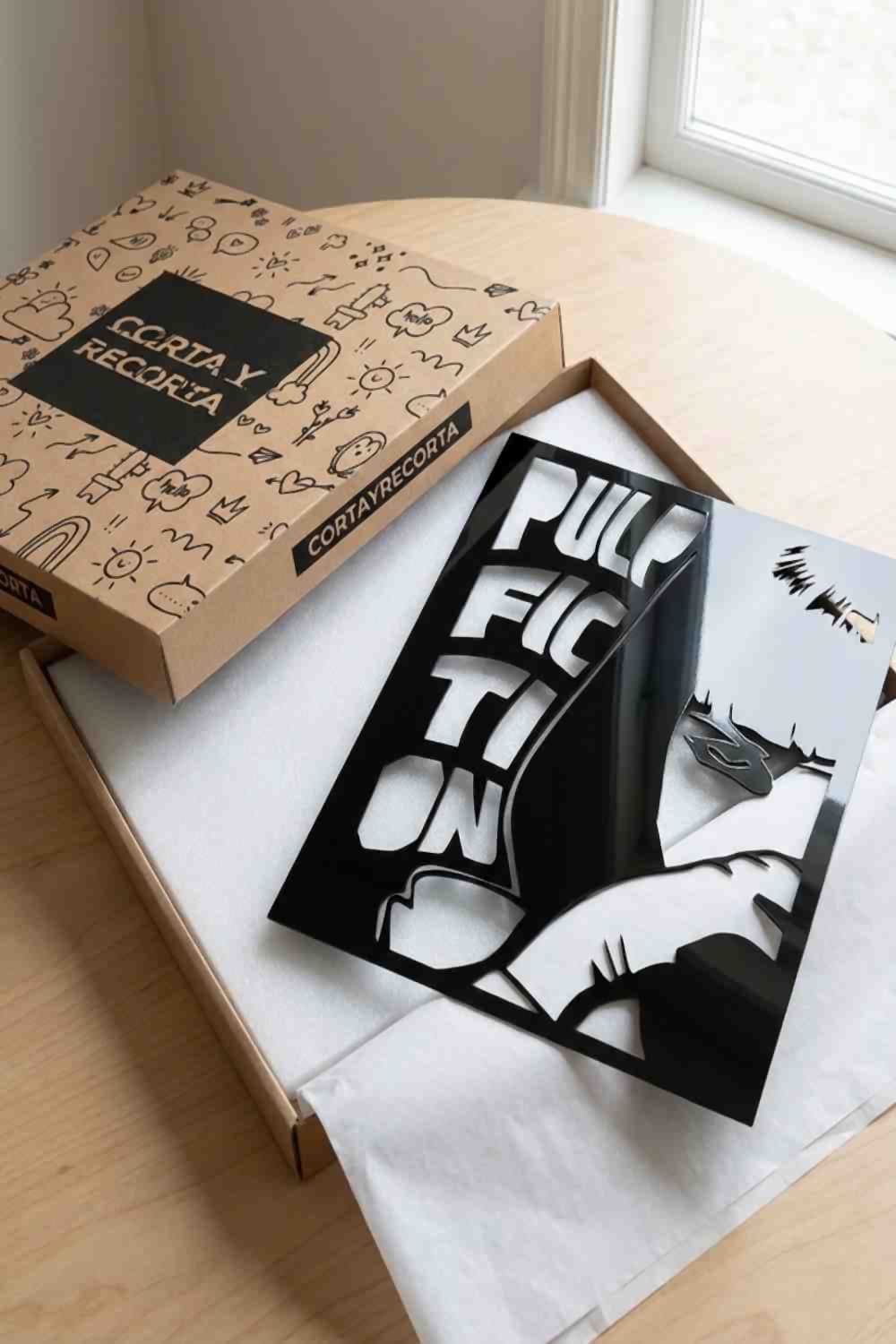 Pulp Fiction en su caja original kraft de Corta y Recorta