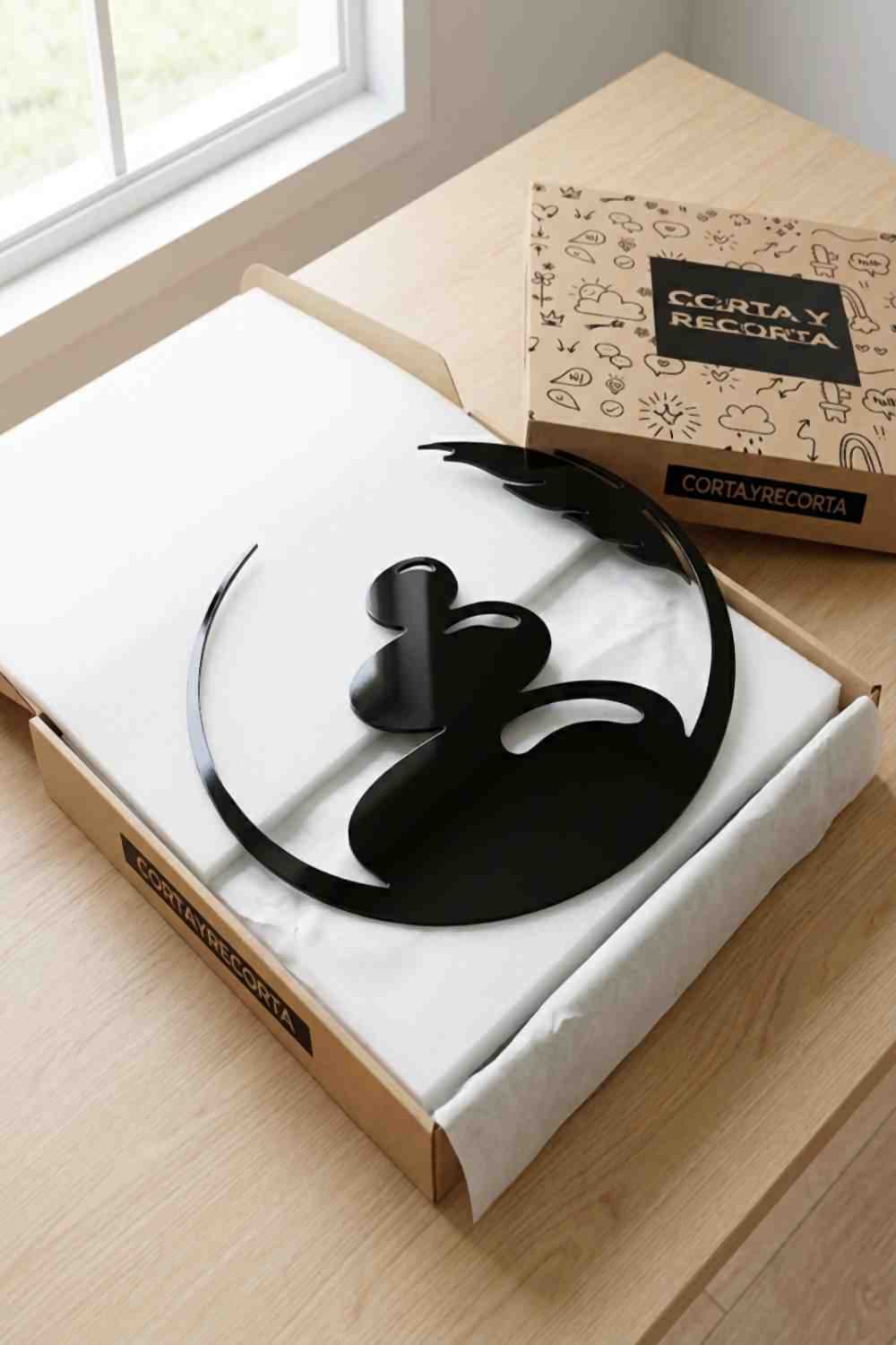 Zen Art en su caja original kraft de Corta y Recorta, listo para regalar.