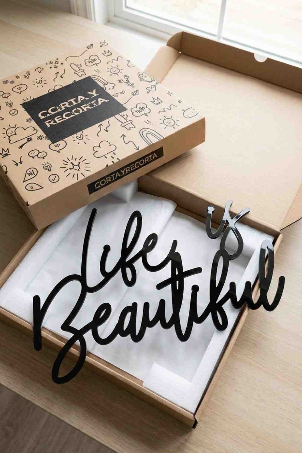 Life is beatiful - Cuadro decorativo | Cortayrecorta.es