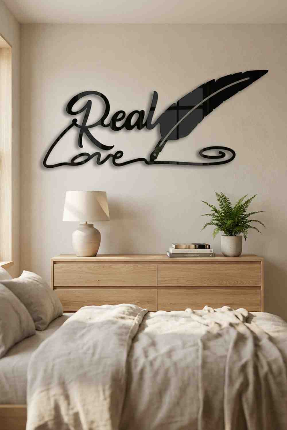 Real Love - Cuadro decorativo | Cortayrecorta.es