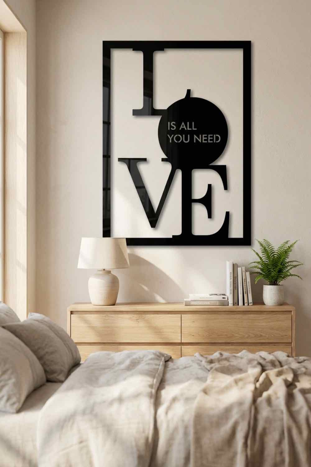 Love is all you need - Cuadro decorativo | Cortayrecorta.es