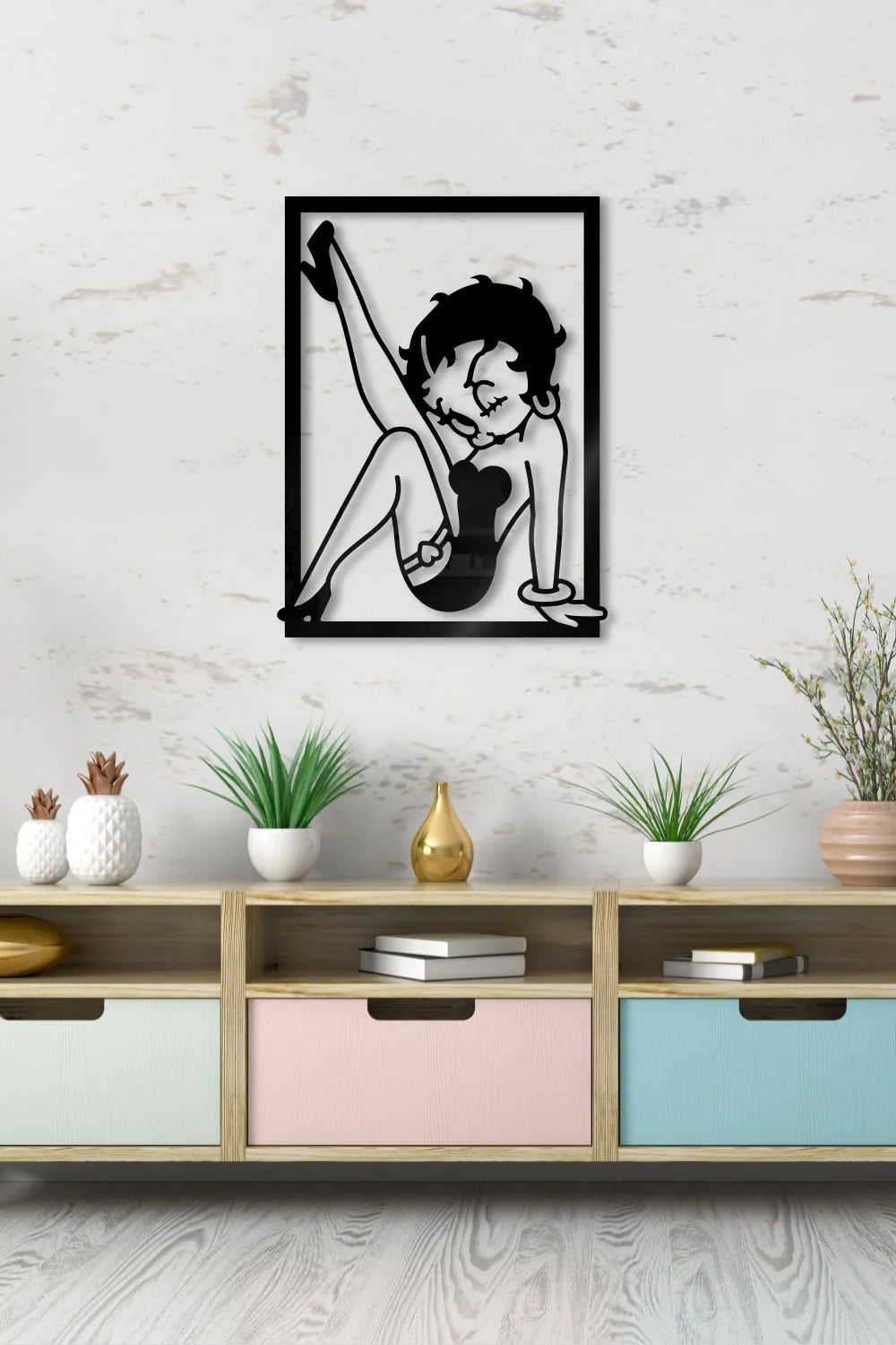 Betty Boop con la pierna levantada