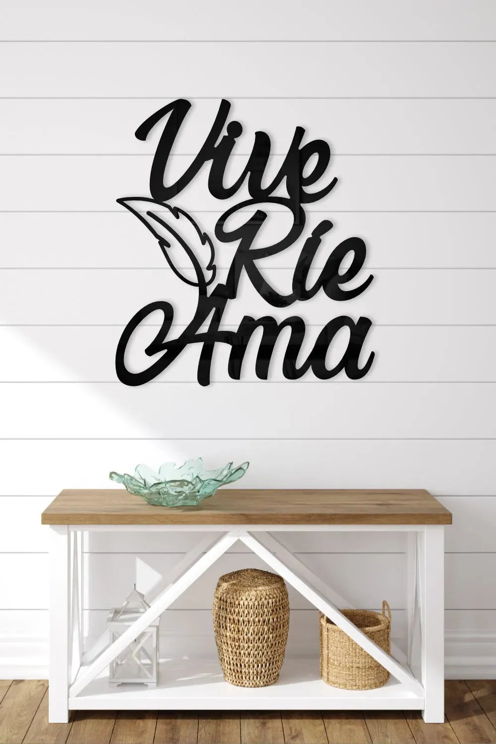 Vive Ríe Ama