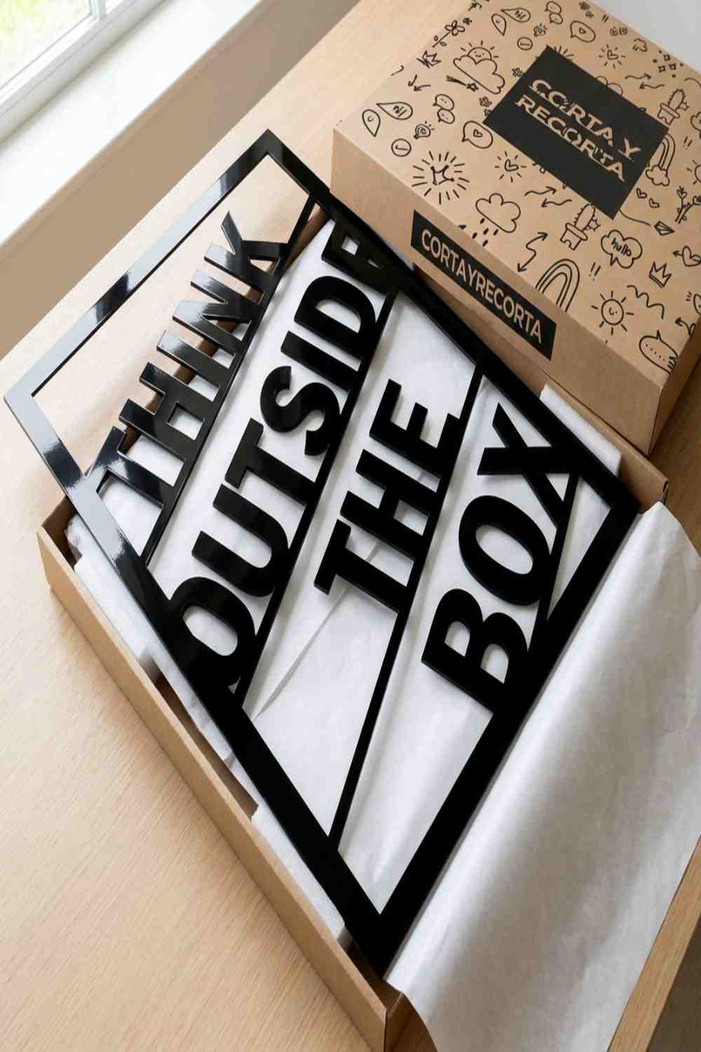 Think outside the box - Cuadro decorativo | Cortayrecorta.es
