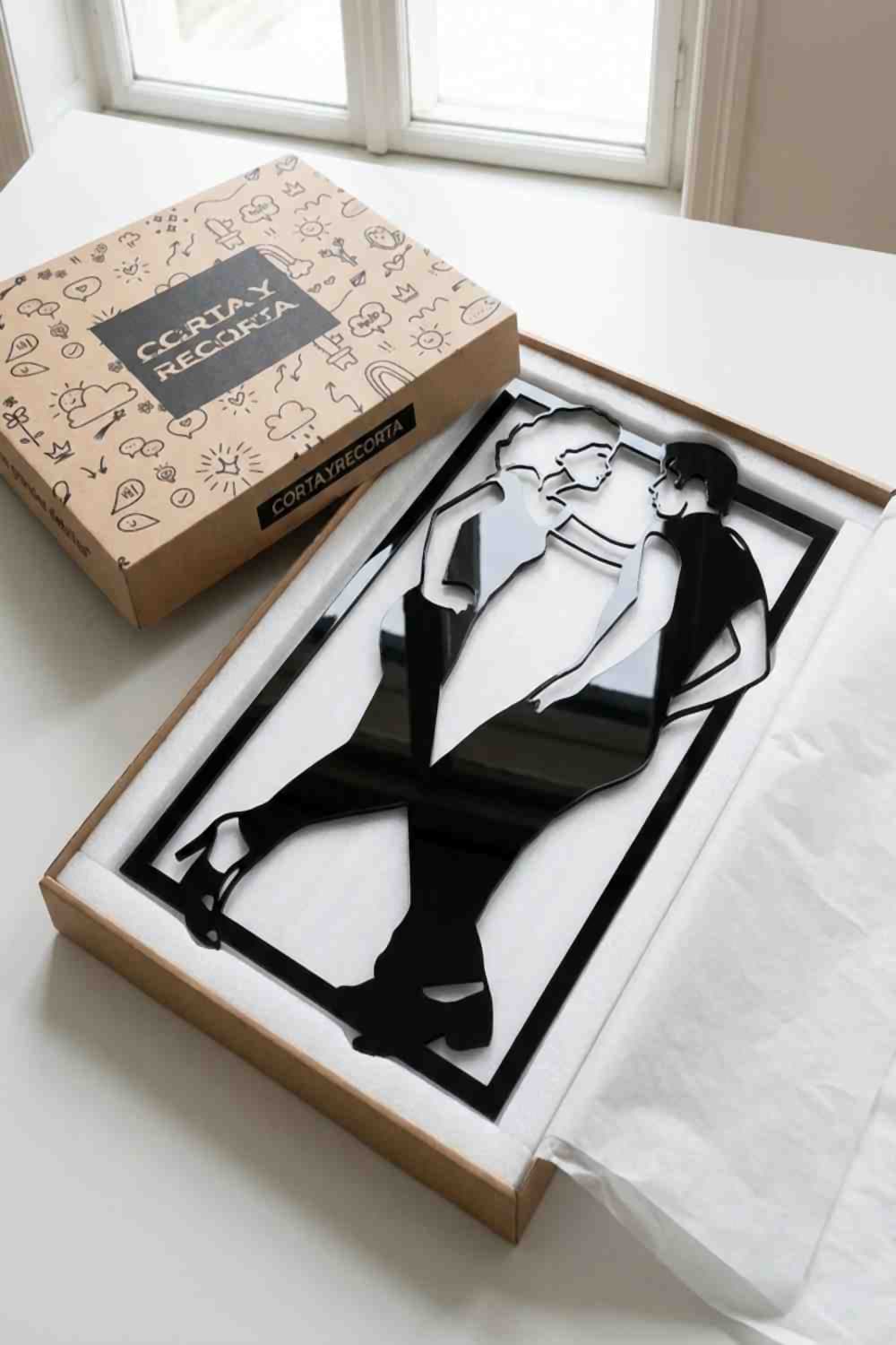 Grease, cuadro de Danny y Sandy en su caja original de Corta y Recorta.