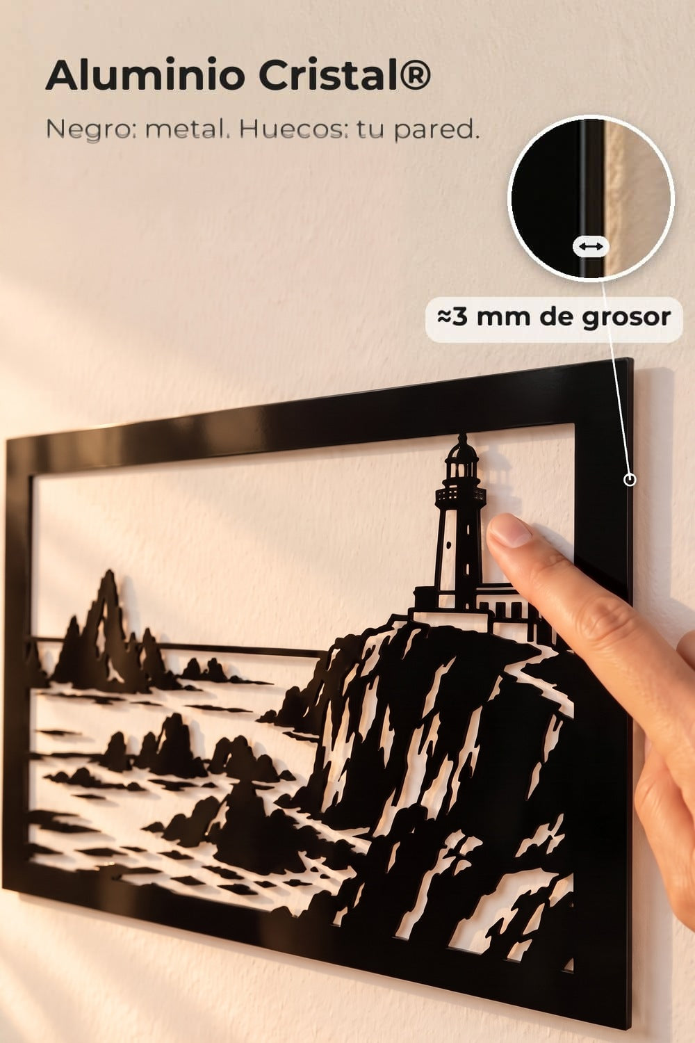Detalle del faro de Cabo de Gata en Aluminio Cristal®, con su marco grueso y unos 3 mm de grosor